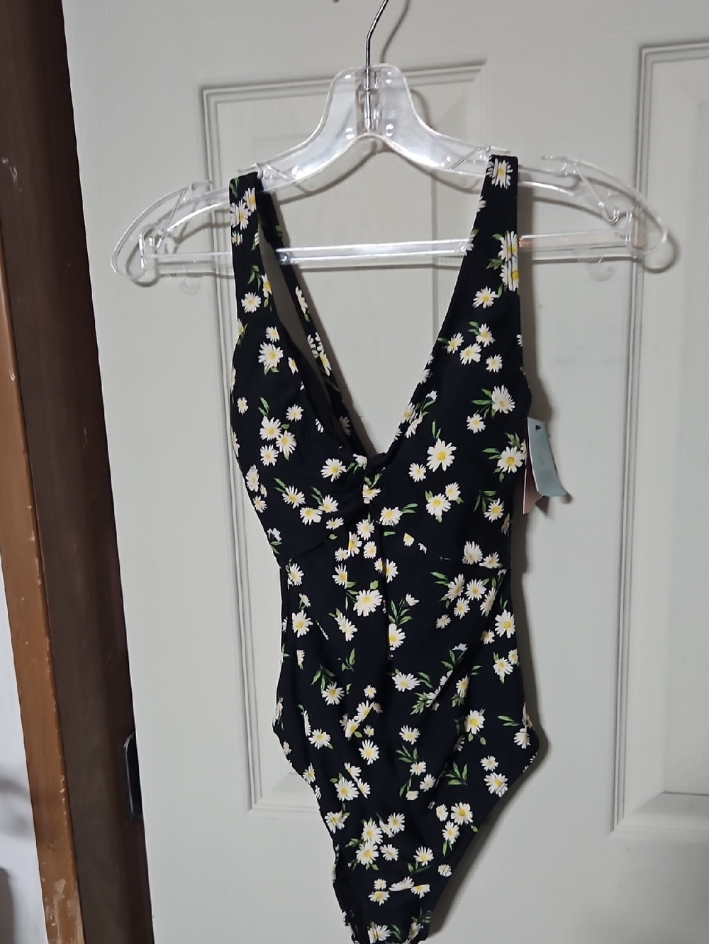 SHADE & SHORE BLACK FLORAL ONE PIECE SWIMSUIT: NEW WITH TAGS: SIZE XS